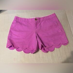Lilly Pulitzer size 6 pink Buttercup scallop hem shorts